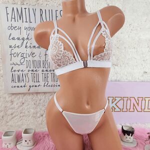 NIB Wild Obsession Bralette Medium: Alluring Comfort NIB